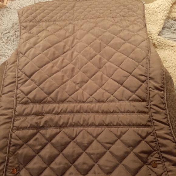 Celeste Quilted Vest Size Med - Picture 5 of 9